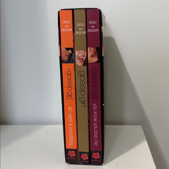 Gossip Girl Collection Box Set - Picture 5 of 5